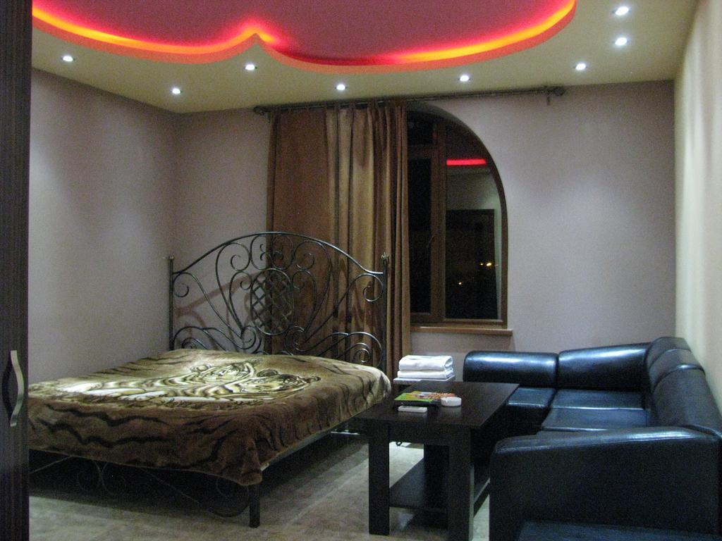 Princ Plaza Hotel Ereván Habitación foto