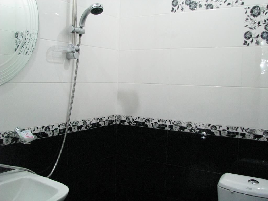 Princ Plaza Hotel Ereván Habitación foto