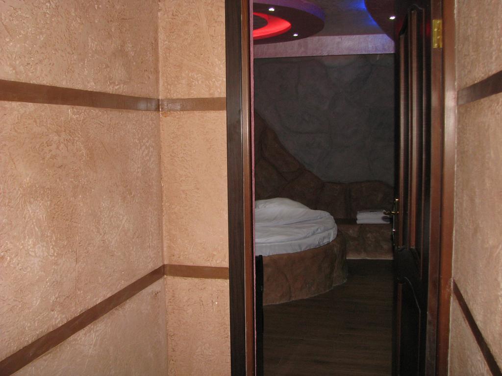 Princ Plaza Hotel Ereván Habitación foto