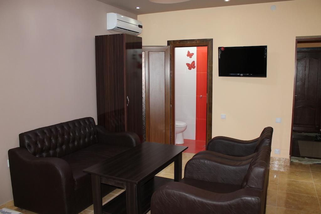 Princ Plaza Hotel Ereván Habitación foto